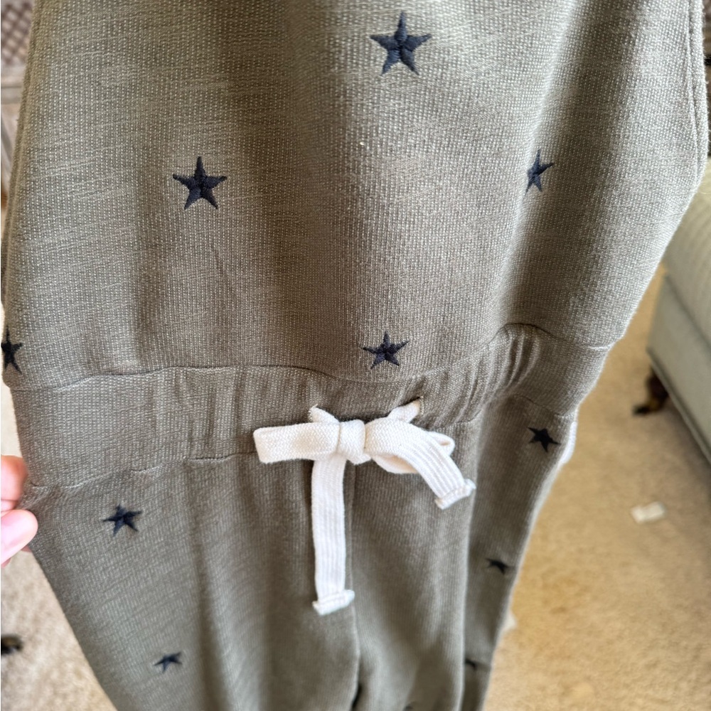 Star-Patterned Olive Jumpsuit Monro - image 2